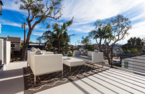 "Home Staging Rooftop Patio"